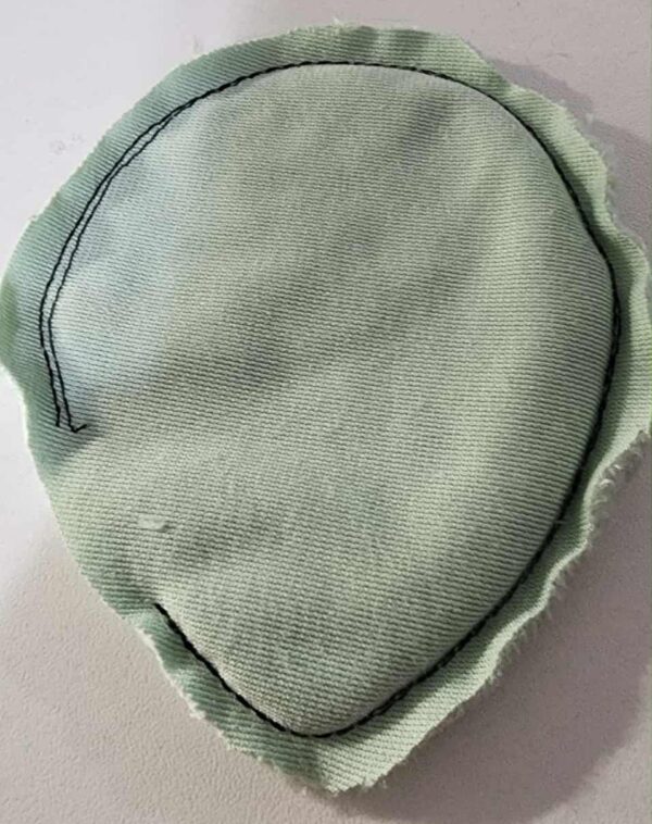 Alien Head Plush Keychain – Digital Machine Embroidery Design (ITH File)